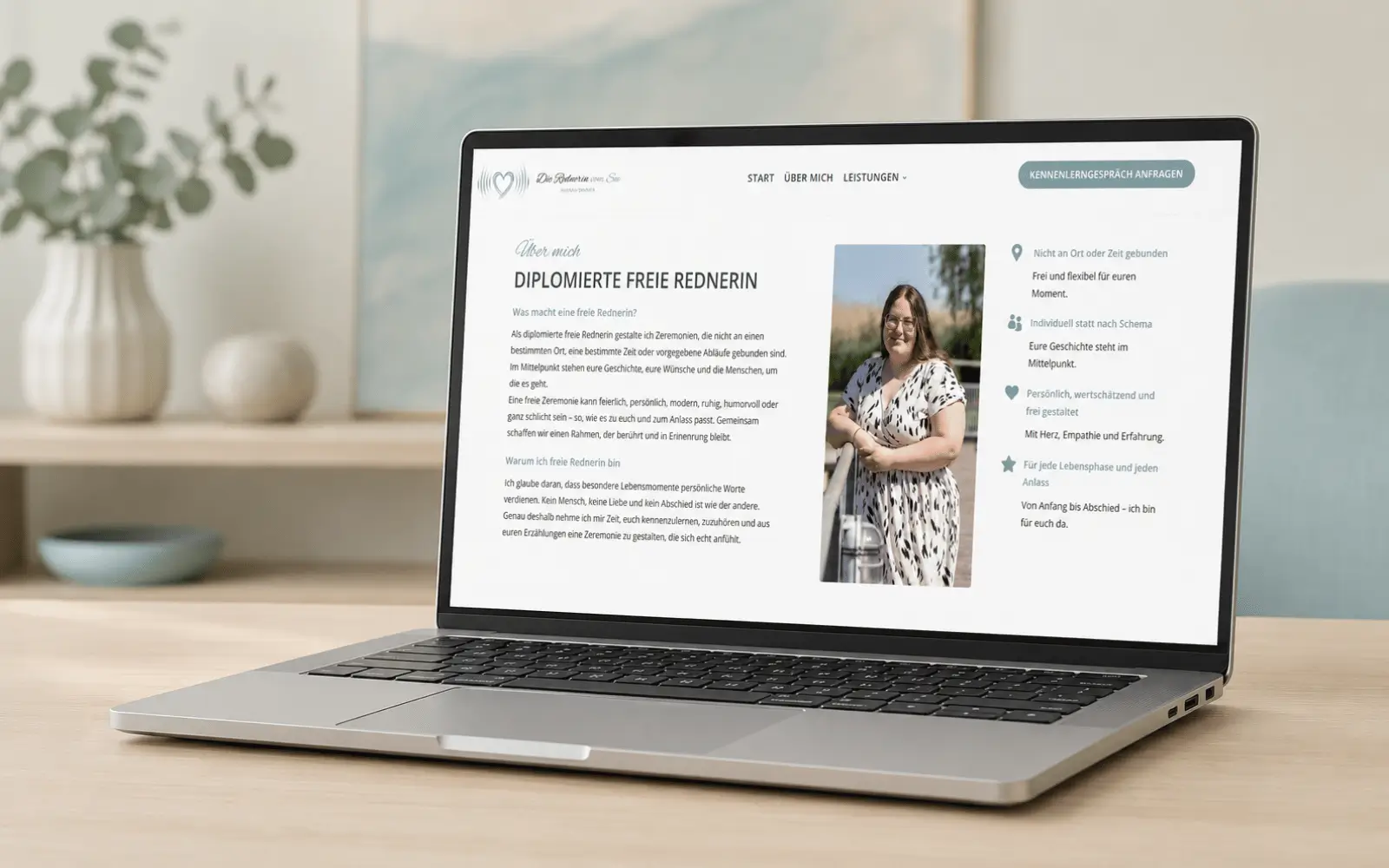Die Rednerin vom See – Über mich Laptop-Mockup Über-mich-Bereich der Webseite von Die Rednerin vom See als Laptop-Mockup